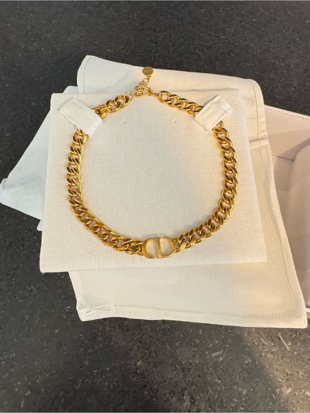 Dior 30 Montaigne Choker Necklace – Gold Metal – Excellent Condition